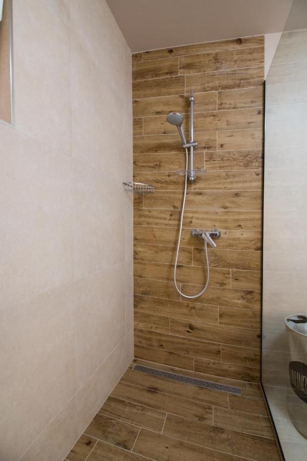 Brand New Aparment With Sea View & Swimming Pool At Ciovo - Villa Fiorentini Трогир Экстерьер фото