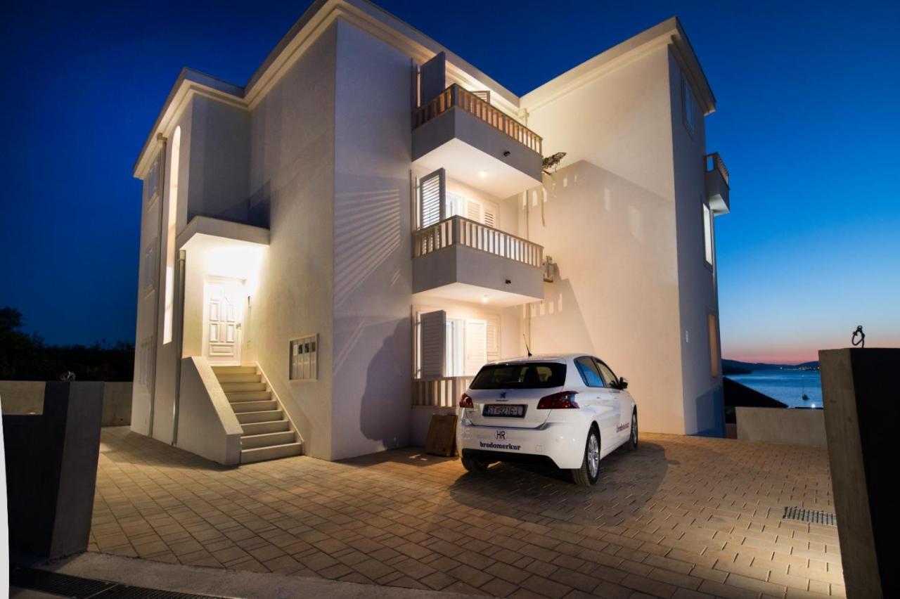 Brand New Aparment With Sea View & Swimming Pool At Ciovo - Villa Fiorentini Трогир Экстерьер фото
