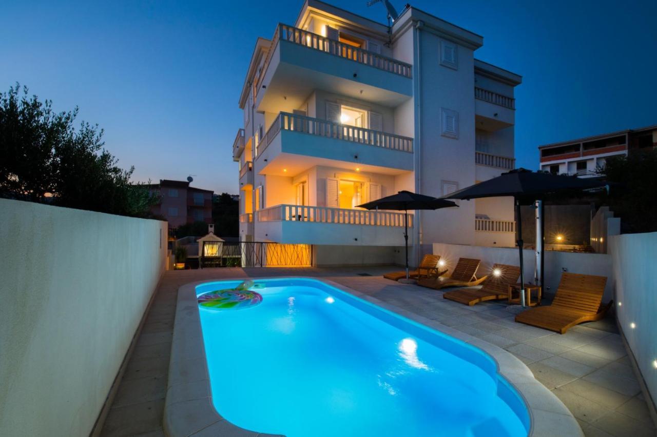 Brand New Aparment With Sea View & Swimming Pool At Ciovo - Villa Fiorentini Трогир Экстерьер фото