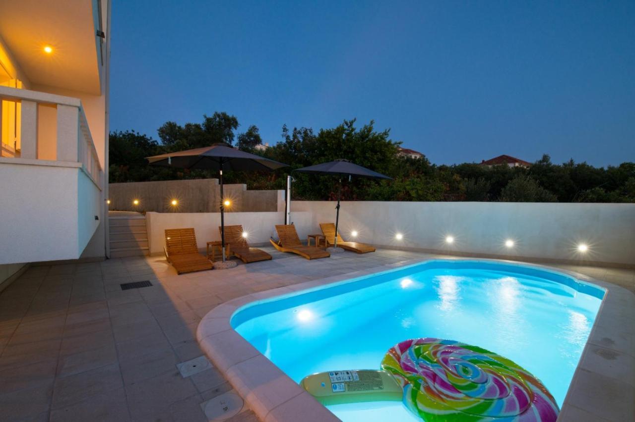 Brand New Aparment With Sea View & Swimming Pool At Ciovo - Villa Fiorentini Трогир Экстерьер фото